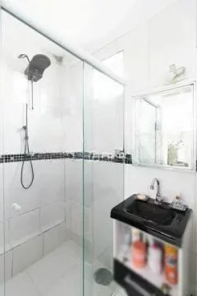 Imagem Sobrado Comercial com 3 Quartos para alugar, 220m² - Vila Galvão