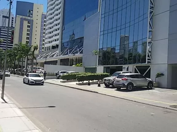 Imagem Garagem, 400m2, à venda em Salvador, Caminho das Árvores