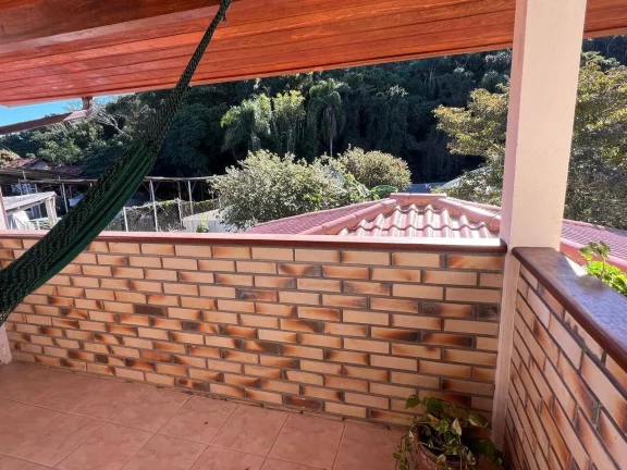 Imagem Casa 4 quartos Sambaqui