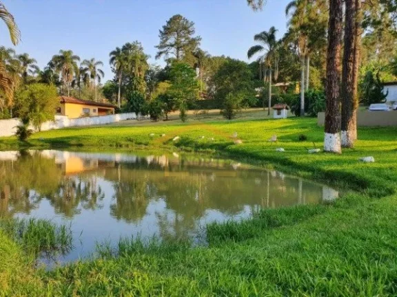 Imagem Chácara, 8.000m² de terreno, 4 dormitórios, sendo 3 suítes, sala, cozinha, lavanderia, lago, cam...