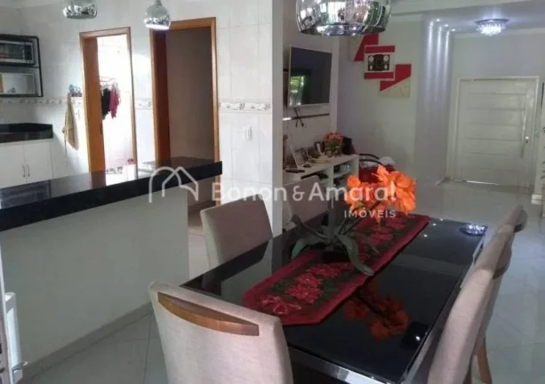 Imagem Linda casa à venda em condomínio fechado em Valinhos/SP.

Casa muito espaçosa com 260m² de área...