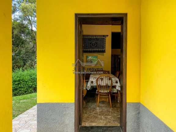 Imagem Casa à venda em Campos do Jordão - Belo imóvel com 3 dormitórios