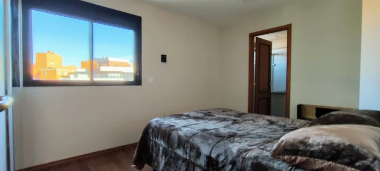 Imagem Apartamento 3 quartos mobiliado no Ahú - Aluguel R$4.500,00.