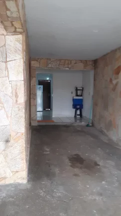 Imagem CASA NO BAIRRO JARDIM BRASILANDIA COM EDICULA NO FUNDO.