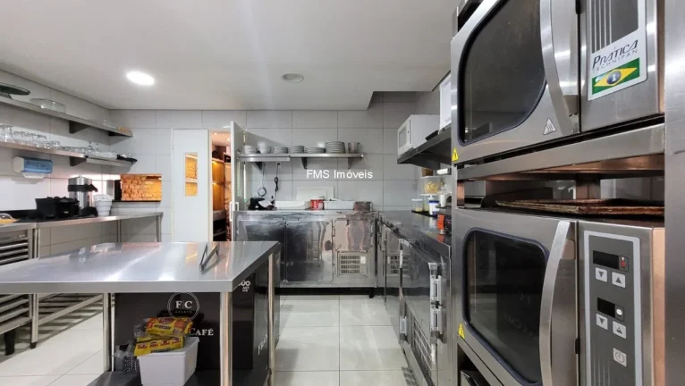 Imagem Loja Comercial de Alto Padrão em Indianópolis, São Paulo: Ideal para Cafés, Boutiques e Centros de Bem-Estar!