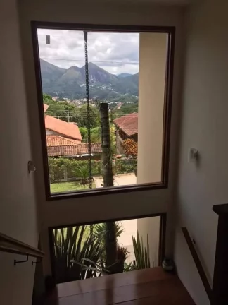 Imagem LINDA CASA A VENDA NO BAIRRO: BRAUNES - NOVA FRIBURGO RJ.
