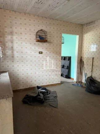 Imagem Casa antiga com 2 dorm e mais 3 cômodos no fundo Vila Vitória