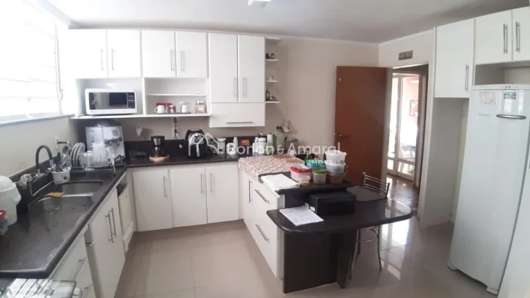 Imagem EspaÃ§o, conforto e localizaÃ§Ã£o privilegiada no Taquaral!

Casa ampla com 400mÂ² de Ã¡rea construÃ...