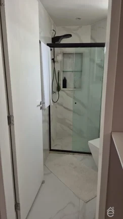 Imagem Apartamento à venda na Ponta Verde, 3 suítes sendo 1 closet, 2 vagas, 148m2