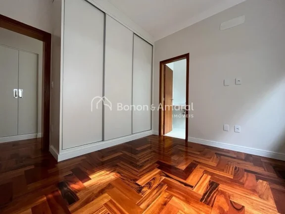 Imagem Belíssima casa nova térrea com 3 quartos (todos suítes), em terreno de 372 m², no Condomínio Fi...