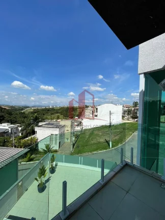 Imagem Casa de Luxo à Venda em Condomínio Villa Verde, Franco da Rocha-SP: 3 Quartos, 1 Suíte, 4 Banheiros, 2 Vagas, 330m² de Pura Elegância!