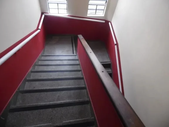 Imagem Sobre loja no Centro. Rua Pedro Ivo.208 m2. R$ 4.000 aluguel