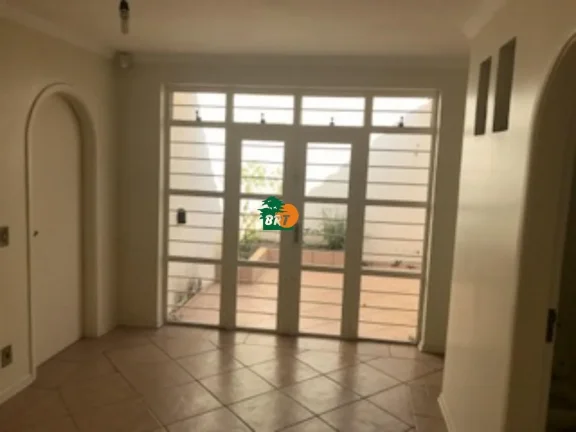 Imagem Casa para Venda em São Roque, Jardim Meny, 4 dormitórios, 1 suíte, 1 banheiro, 4 vagas