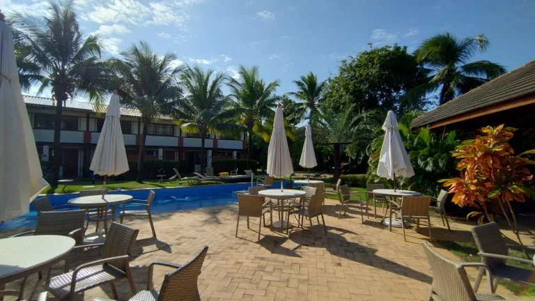 Imagem Apartamento duplex à venda, localizado no bairro Praia do Forte em Mata de São João-BA