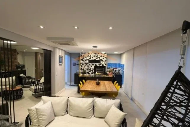 Imagem Apartamento com 120 m² de área útil, 3 dormitórios, sendo 3 suites com armários, sala para dois...
