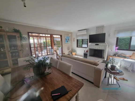 Imagem Alphaville 6 Casa de 259m² com 3 Dorms sendo 1 Suíte e 2 Vagas de Garagem