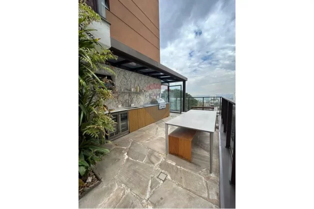 Imagem Apartamento Garden que se destaca pela localização no bairro charmoso da Vila Madalena, com 2 dormitórios, sendo 1 suite, 2 banheiros e 1 vaga .