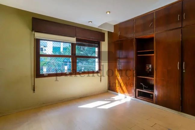 Imagem Apartamento no Jardim Paulista com 175m², 3 quartos (1 suíte) e 1 vaga.
