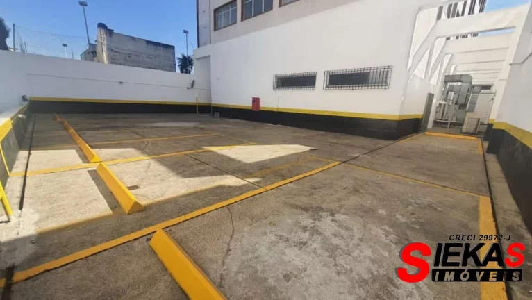 Imagem Salão Comercial de Alto Padrão na Vila Carrão, São Paulo-SP: 17 salas, 30 banheiros, 50 vagas de garagem, 3.337m² de área.