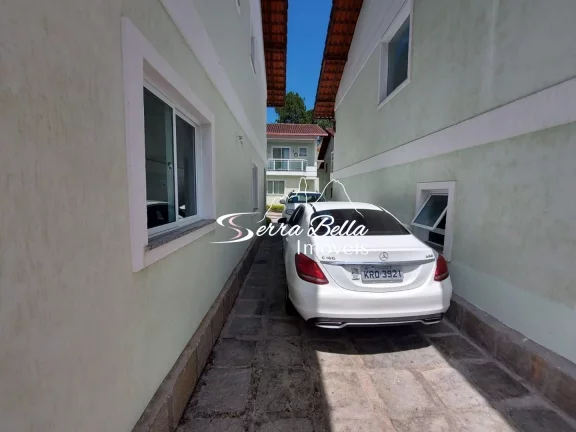 Imagem Casa com 4 dormitórios à venda, 138 m² por R$ 750.000,00 - Iucas - Teresópolis/RJ