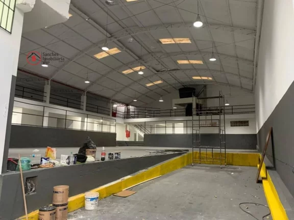 Imagem VENDE SE GALPÃO NA VILA FORMOSA Ótimo galpão de esquina 650m Construída 650m Terreno 08 Banheiro P?(C) direito 7 metros Vagas p/ carga e descarga Energia trifásica 99kv