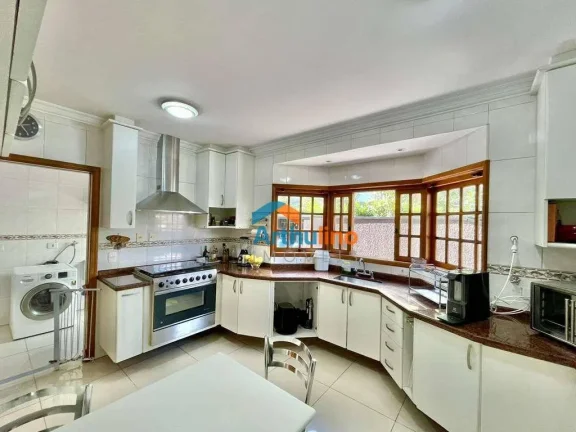 Imagem Casa com 3 dormitórios, 1 suíte, 4 vagas à venda, 318 m² por R$ 1.650.000 - São Paulo II - Cotia/SP