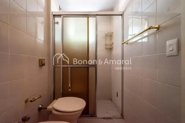 Imagem Apartamento aconchegante à venda, com 4 quartos, sendo 1 suíte, e 4 banheiros no total. Bem arejad...