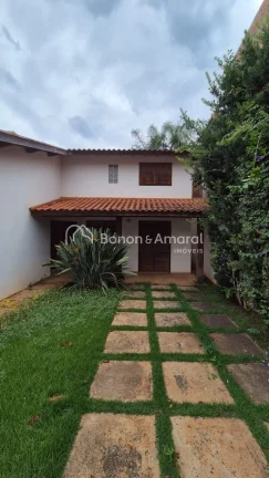 Imagem Térrea, com mezanino, quintal, bem localizada em um bolsão de segurança.
Fácil acesso para Unica...
