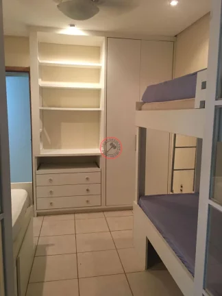 Imagem CASA PARA LOCAÇÃO ANUAL DENTRO DE RESIDENCIAL COM PISCINA, COM 2 DORMITÓRIOS, SENDO UMA SUITE