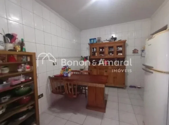 Imagem Excelente oportunidade de compra em Valinhos! Casa aconchegante localizada em um tranquilo condomín...