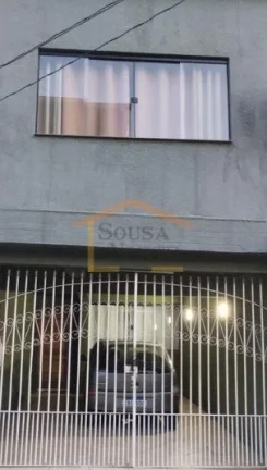 Imagem Sobrado com 250 m² de área útil, dispõe de 2 dormitórios com varanda, 1 banheiro, sala de estar...