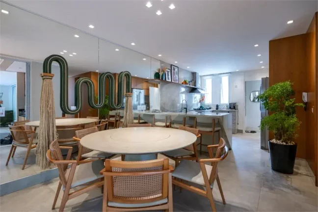 Imagem Casa à venda com 3 quartos, sendo 3 suítes, em Morumbi, São Paulo - SP