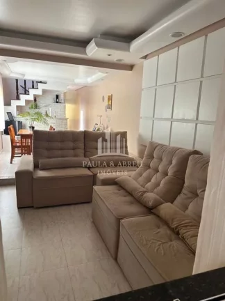 Imagem Sobrado de Alto Padrão, 3 Quartos, 4 Banheiros, Closets, Ar-condicionado, Área de Lazer Grande com Churrasqueira no Parque São Vicente, Mauá-SP