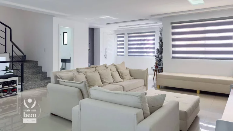 Imagem Sobrado com 316 m² - 5 Quartos - 4 Suítes, 1 Lareira, 1 Churrasqueira – 4 vagas, à venda por R$ 1.737.000 - Campo Comprido - Curitiba/PR
