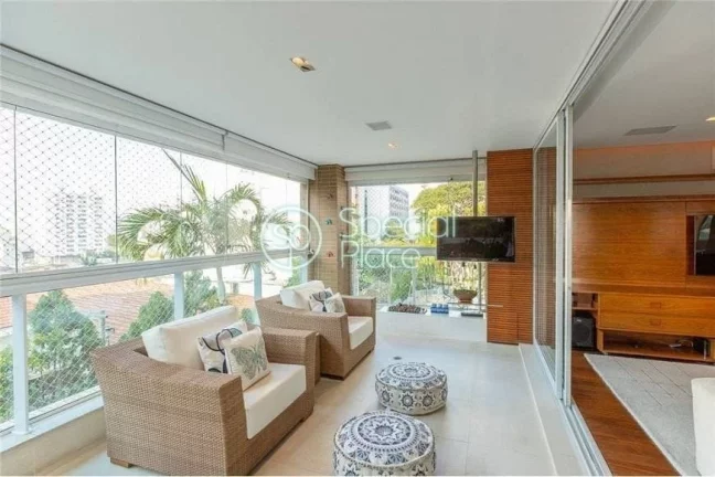 Imagem Apartamento impecável. São 26m² de área privativa, 4 dormitórios ( 3 suítes) e 5 vagas na gara...