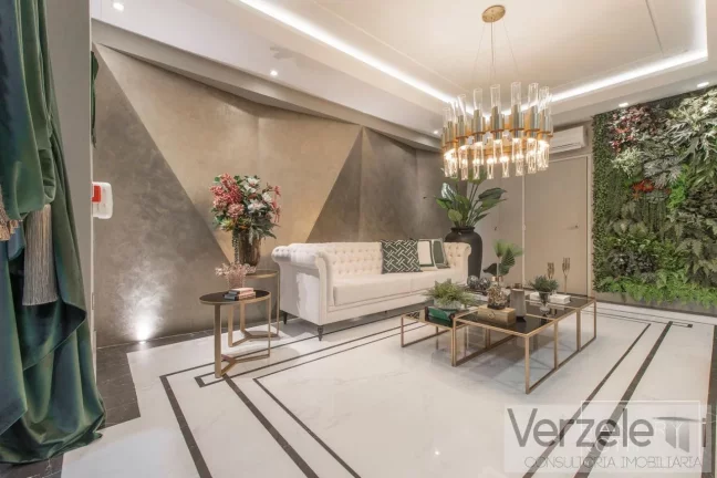 Imagem Apartamento 4 ou + dormitórios para Venda em Itapema / SC no bairro Meia Praia