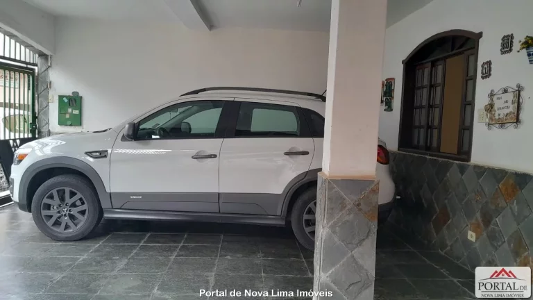 Casa com quintal a venda em Nova Lima, região central