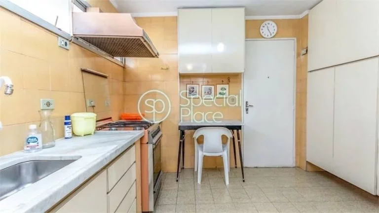 Imagem Apartamento com 122 m², localizado no coração da Vila Olímpia. Andar alto, amplo living com vara...