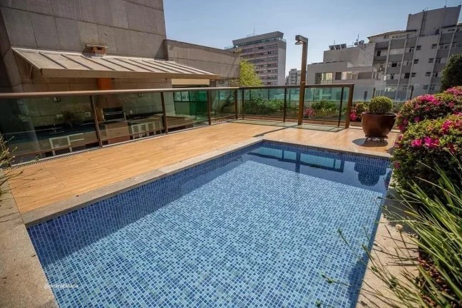 Imagem Este espaçoso apartamento de 336 metros quadrados oferece o equilíbrio perfeito entre conforto e p...