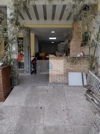 Imagem Casa em condomínio à venda no Rio de Janeiro-RJ, bairro Taquara: 3 quartos, 1 suíte, 2 salas, 2 banheiros, 1 vaga, 200m².