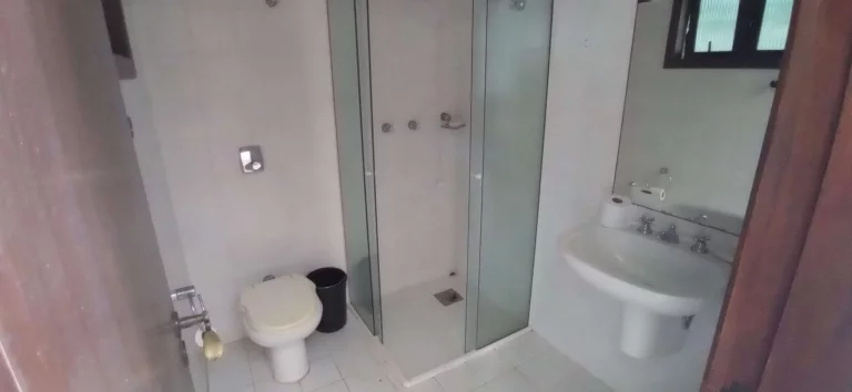 Imagem Casa com 4 dormitórios (2 suítes) à venda, 326 m² - Lagoa da Conceição - Florianópolis/SC (TRAPICHE EXLUSIVO COM ACESSO À LAGOA)