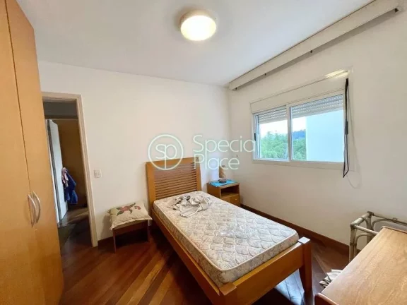 Imagem Apartamento com 261m² na Vila Nova Conceição. Living bem amplo e iluminado para dois ambientes, v...