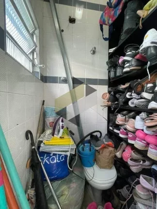 Imagem Casa Sobreposta para Venda em Santos, Encruzilhada, 2 dormitórios, 2 banheiros