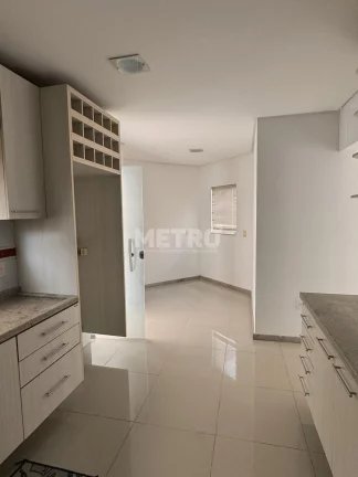 Imagem Casa, Cond. Água Viva, Piscina, Gourmet com churrasqueira, 4 4, sendo 2 suítes