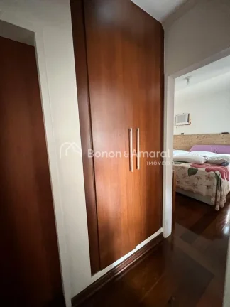 Imagem Excelente apto em Campinas, com ótima localização, bom andar, sacada, 3 dormitórios ( sendo 1 su...
