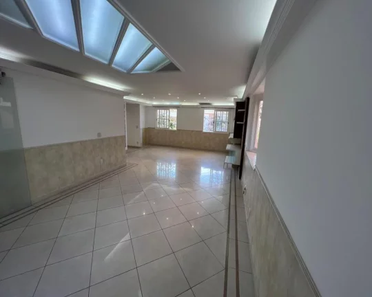 Imagem Sobrado São Francisco condomínio 3 suítes , 6 vaga , ótima localização