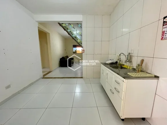 Imagem Excelente imóvel em terreno de 275 m², com 219 m² de área construída, ideal para moradia famili...