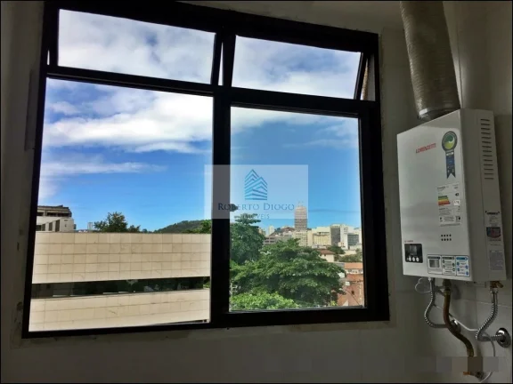 Imagem Apartamento à venda no Centro de Niterói-RJ: 2 quartos, 1 suíte, 1 sala, 1 vaga, 57m² - Imperdível!