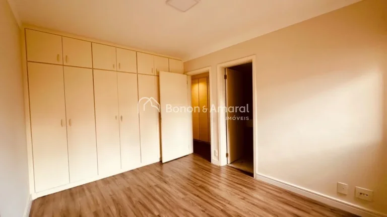 Imagem Em uma das ruas mais desejadas do Cambuí, este apartamento único oferece o privilégio de ocupar u...