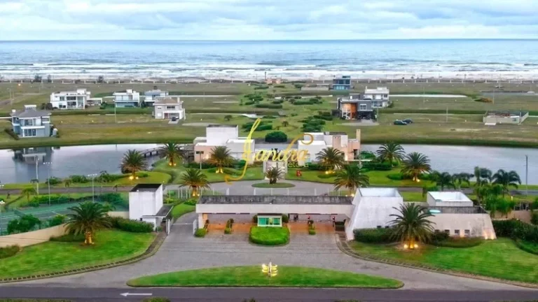 Imagem Terreno vista eterna do mar, a condomínio Beira mar, pronto para construir